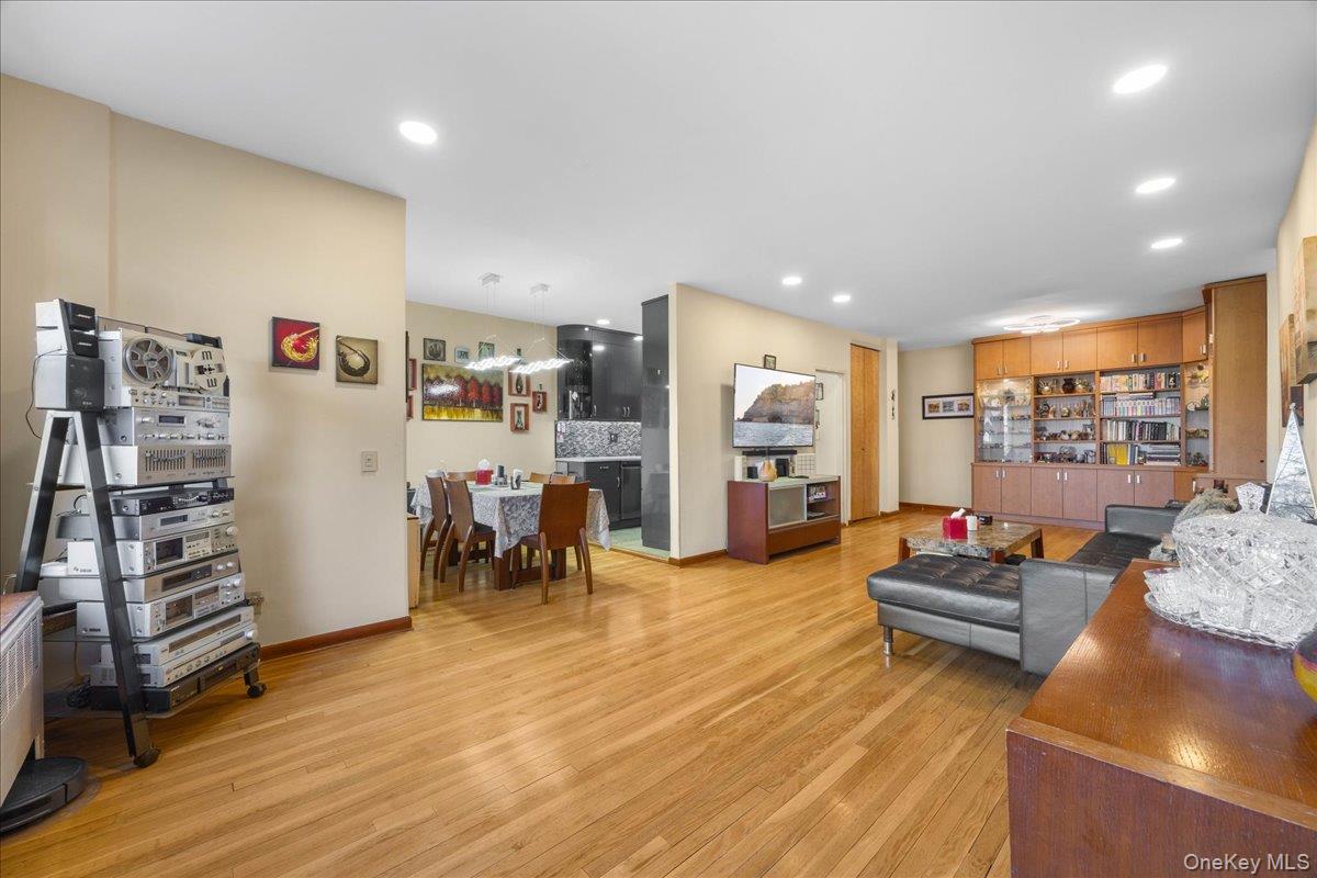 1015 Old Post Road # 2C, Mamaroneck, NY 10543