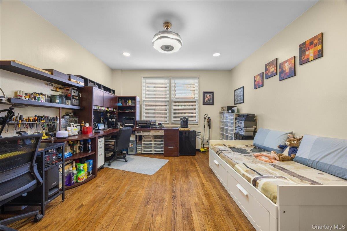 1015 Old Post Road # 2C, Mamaroneck, NY 10543