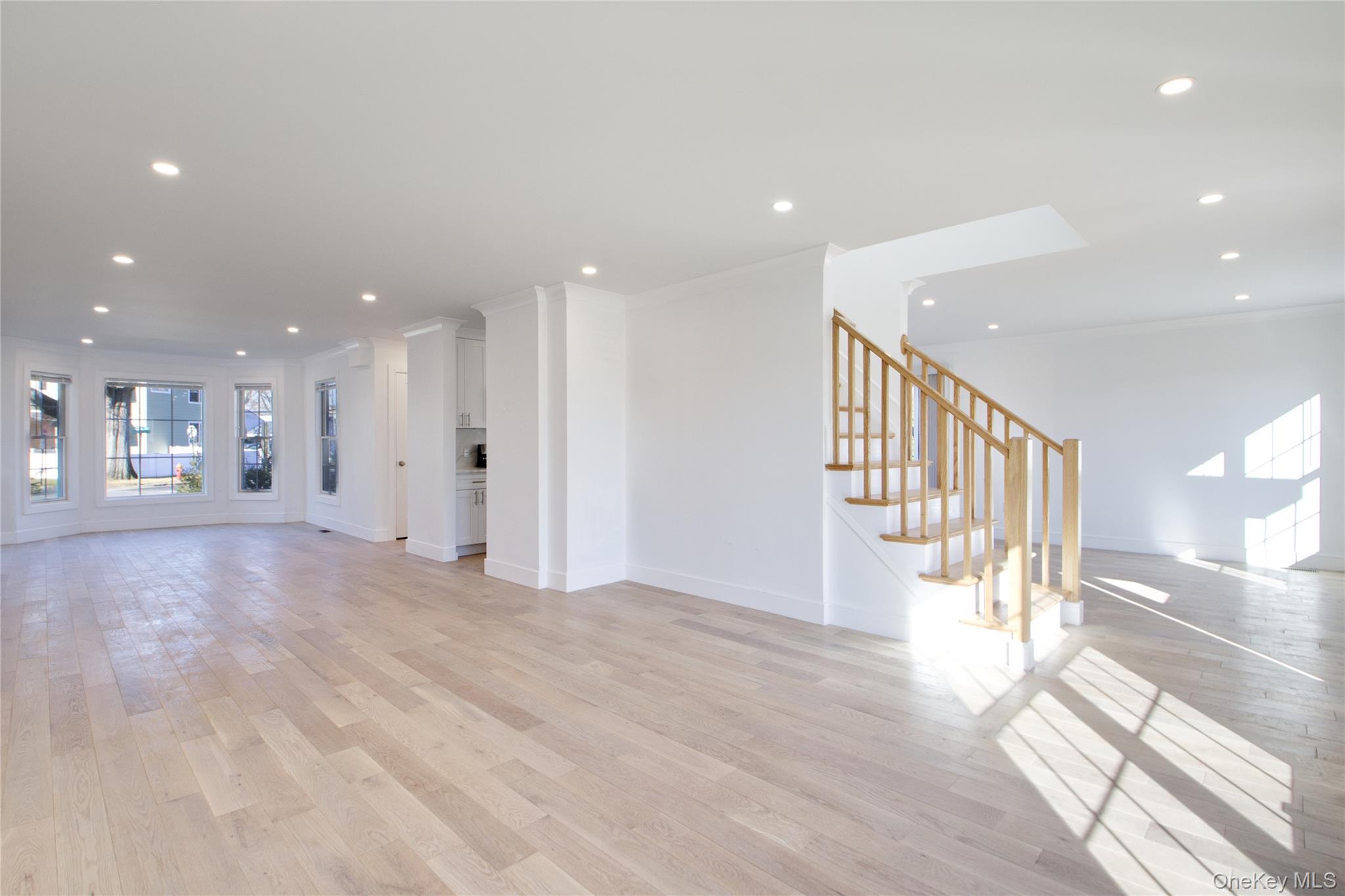 1 Manhasset Avenue, Port Washington, NY 11050