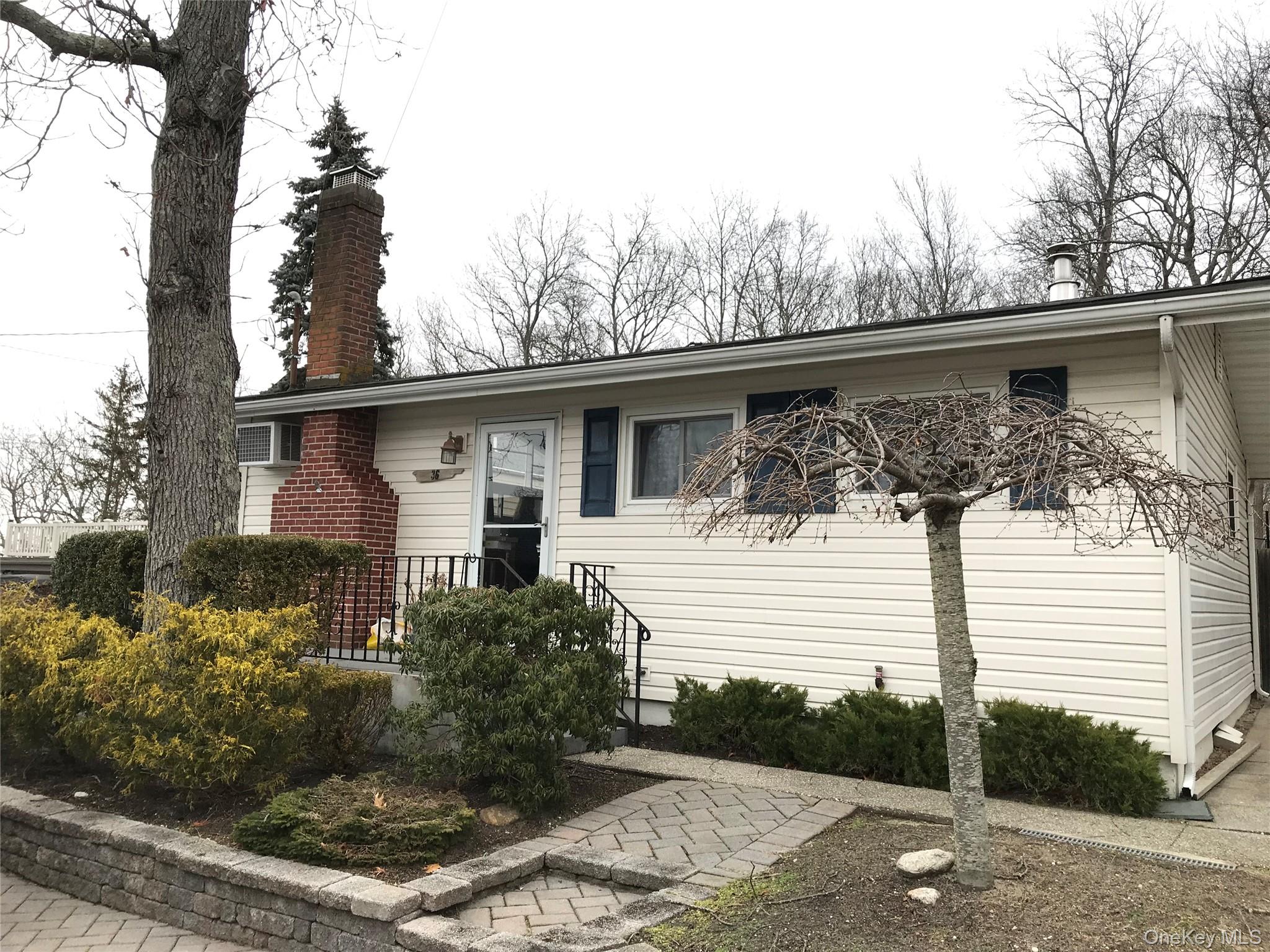 36 Oak Lane, Wading River, NY 11792