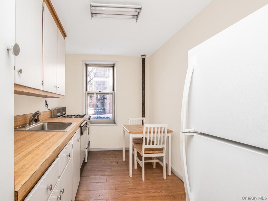 365 Bronx River # 2C, Yonkers, NY 10704