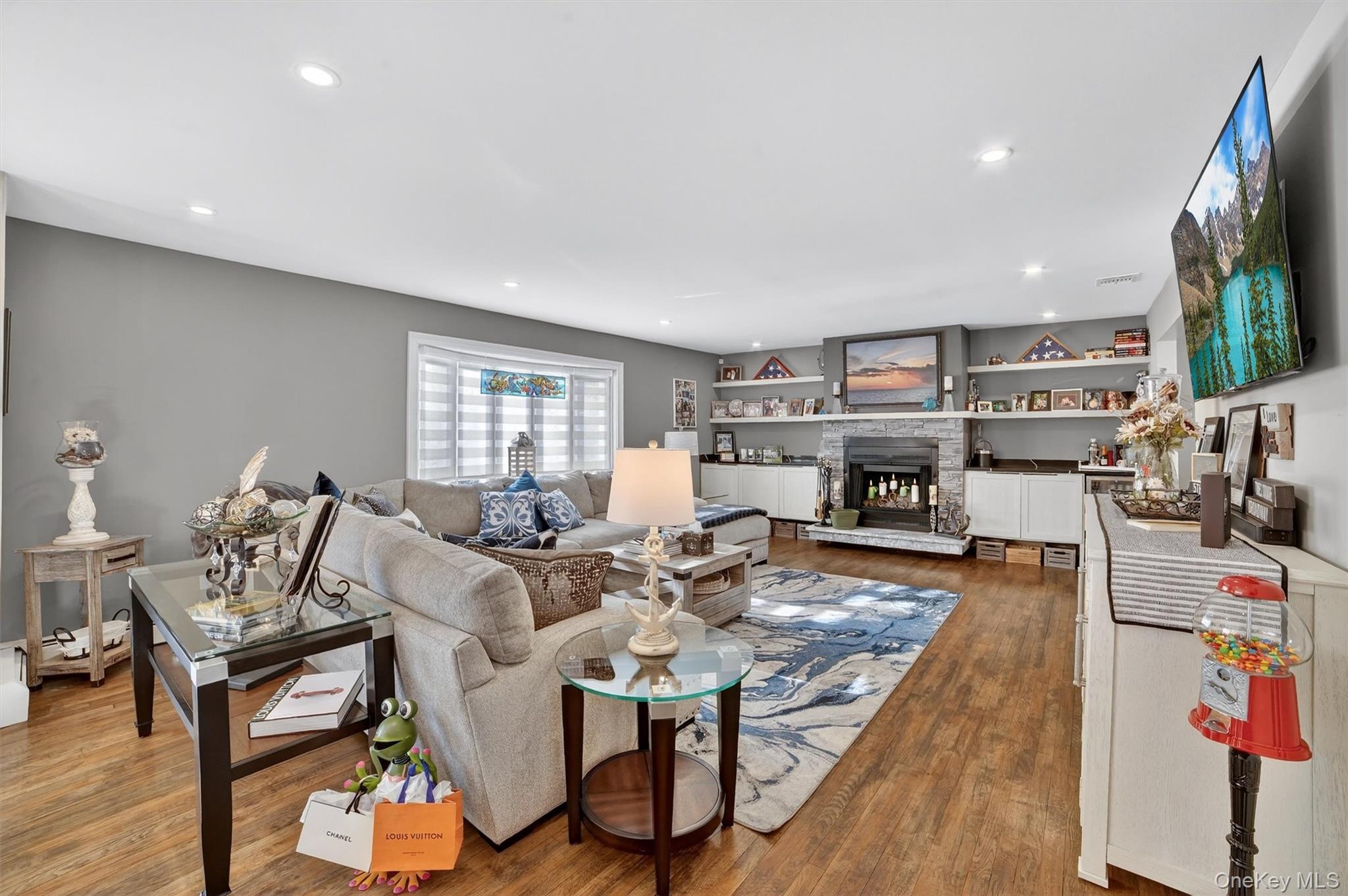 13 Watergate Drive, Amawalk, NY 10501