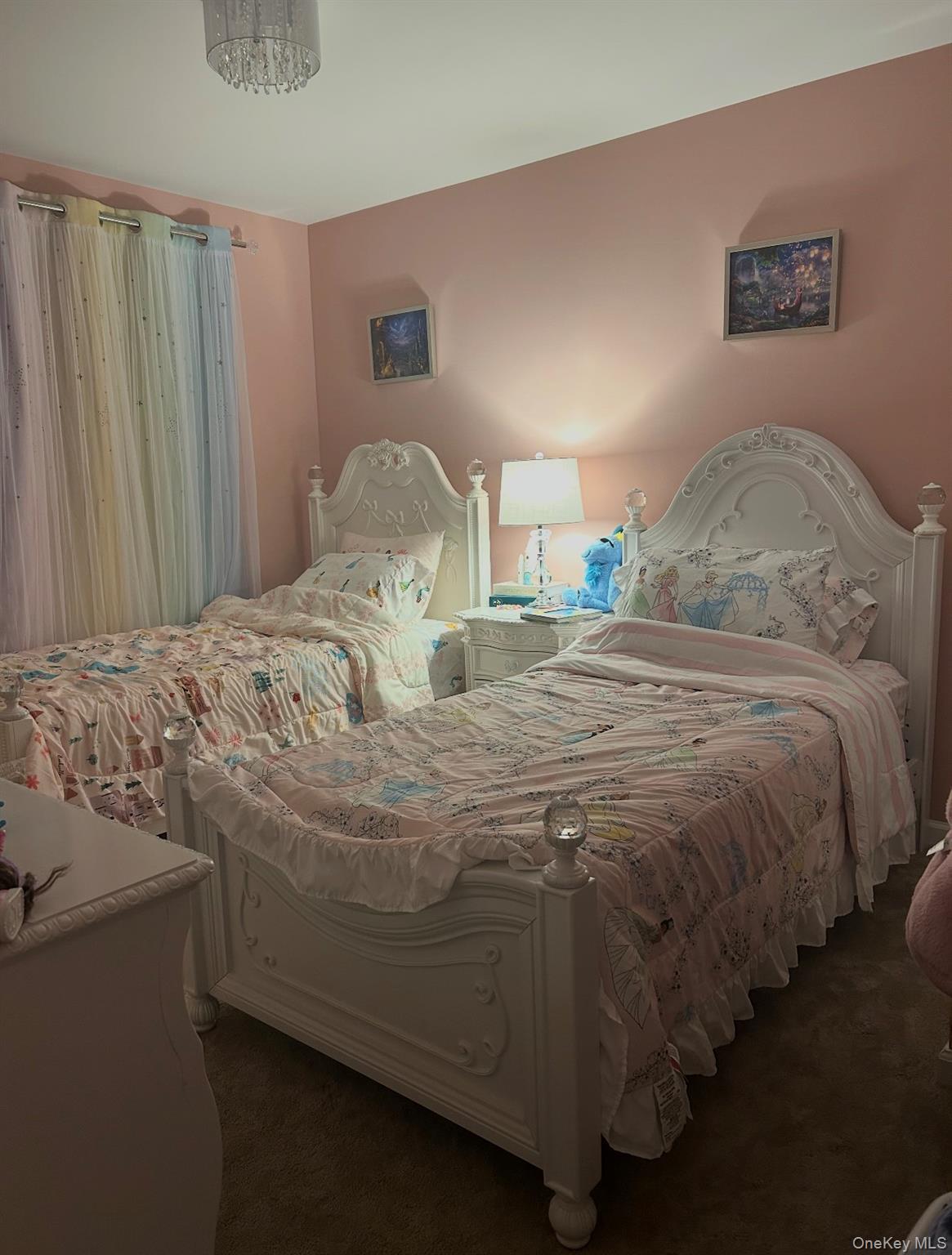 33 Loughlin Dr, Shirley, NY 11967