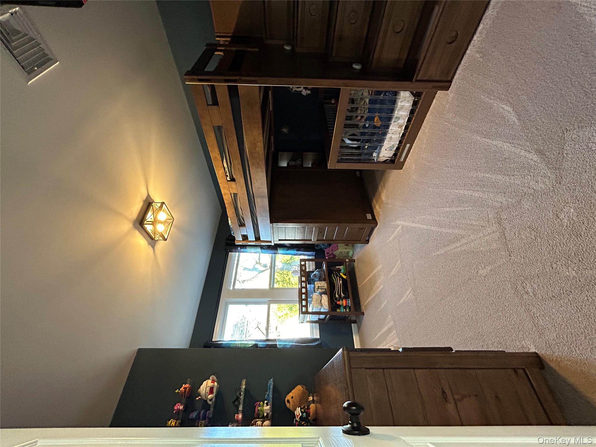 33 Loughlin Dr, Shirley, NY 11967