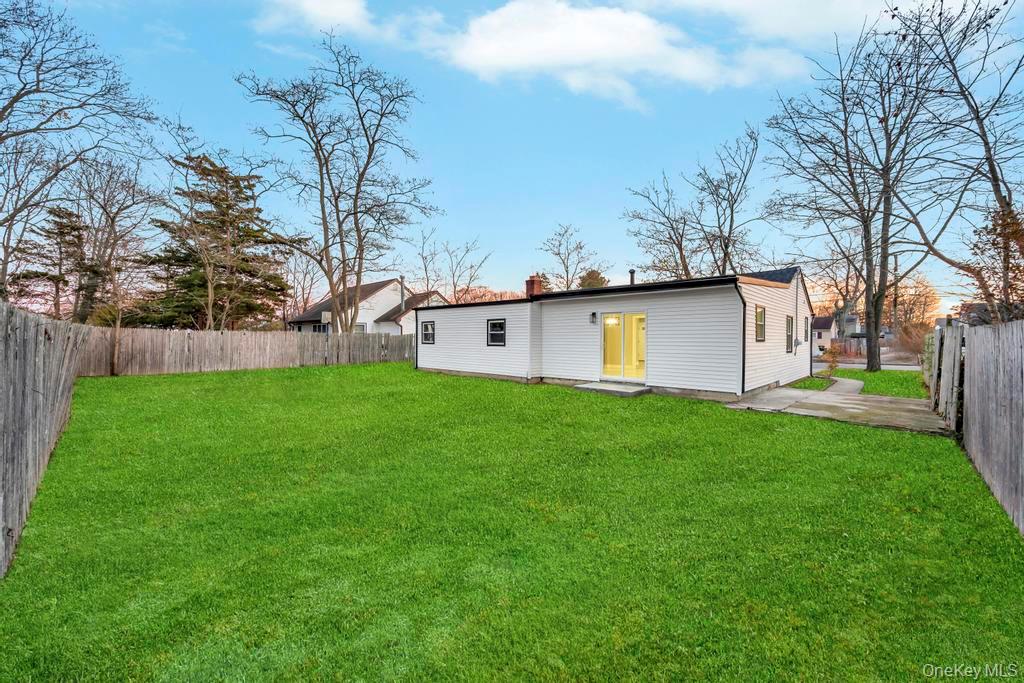 27 Ash Street, Central Islip, NY 11722