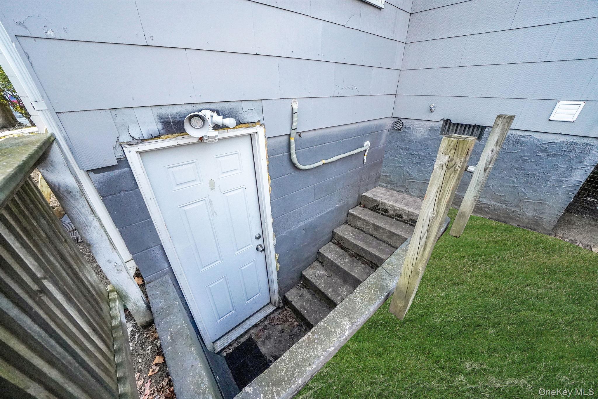 139 Madison Street, Mastic, NY 11950