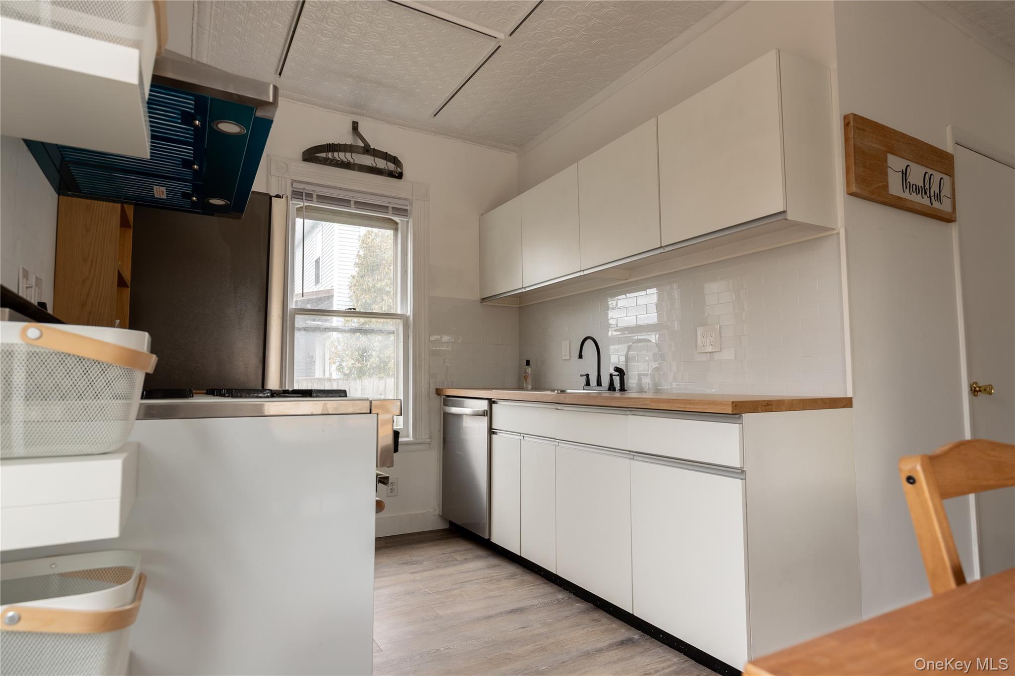 244 Broadway, Port Ewen, NY 12429