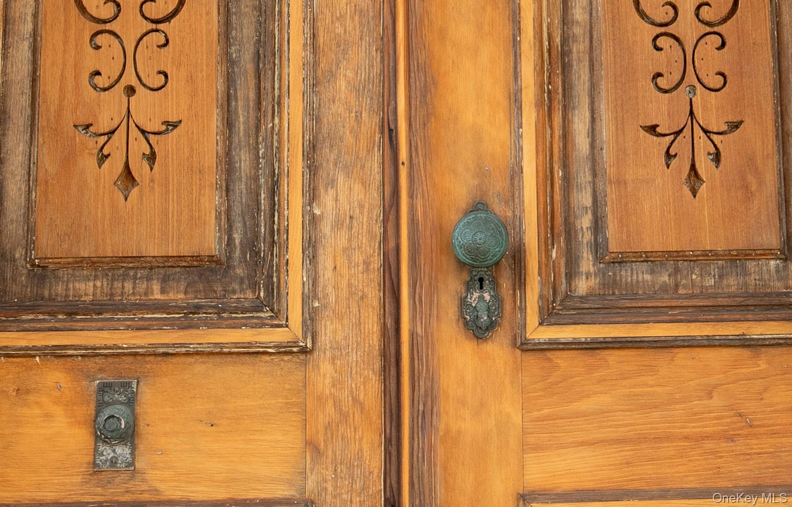 244 Broadway, Port Ewen, NY 12429