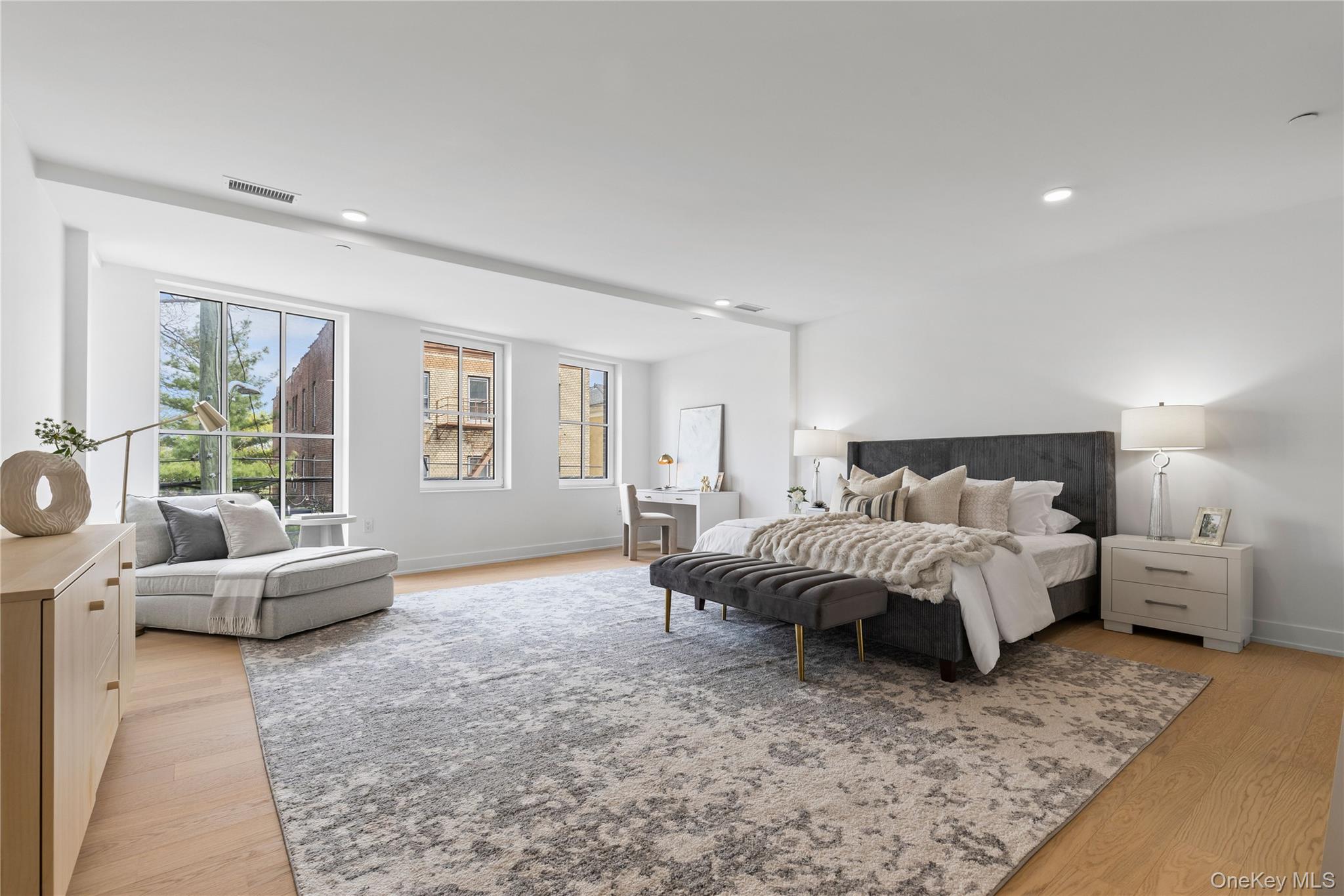 33 Calvert Street # TH13, Harrison, NY 10528