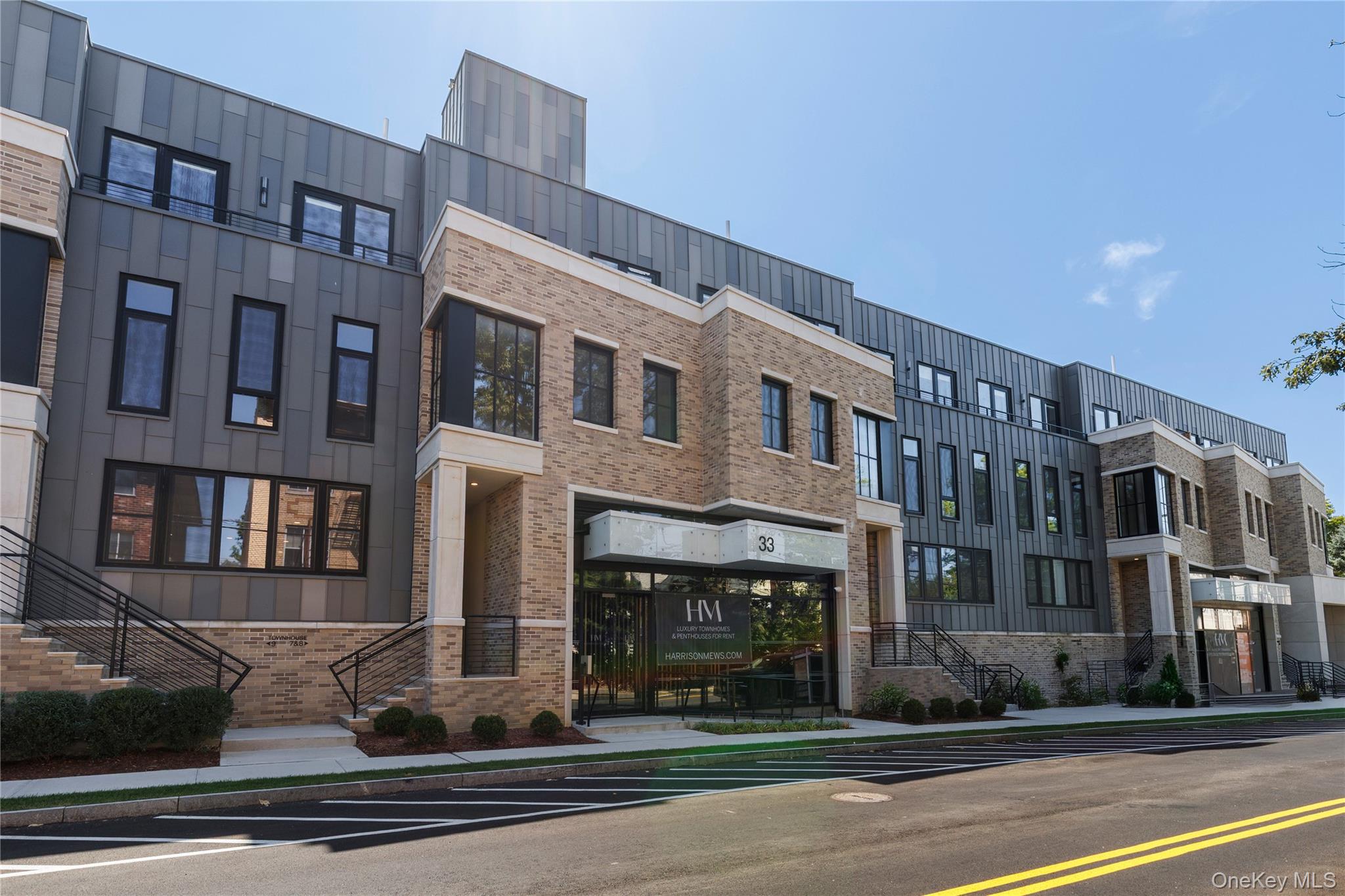 33 Calvert Street # TH13, Harrison, NY 10528