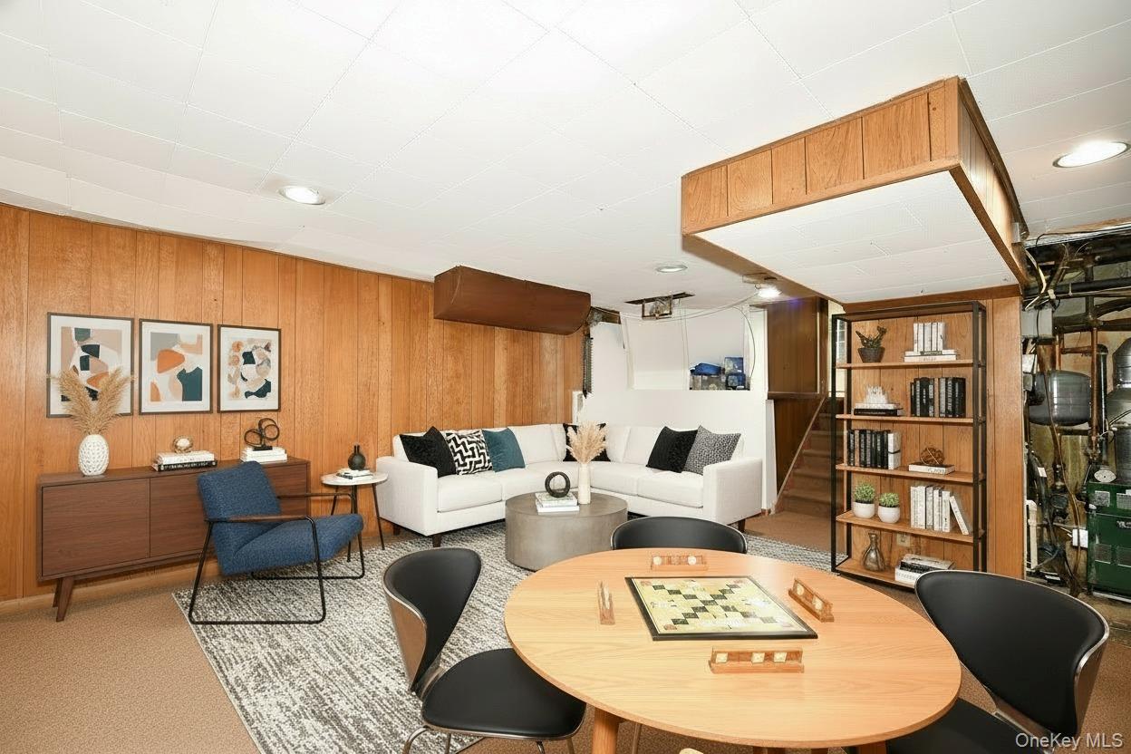 116 Nottingham Road, Manhasset Hills, NY 11040