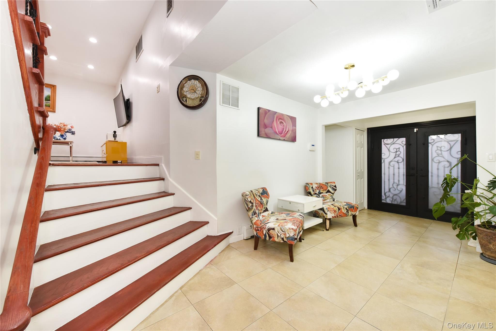 116 Nottingham Road, Manhasset Hills, NY 11040