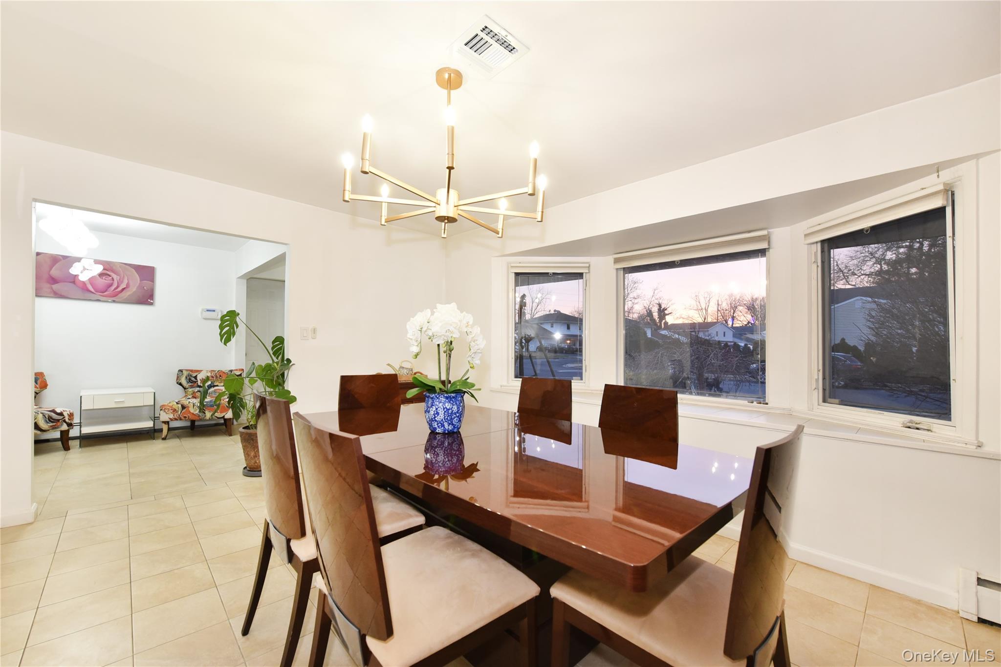 116 Nottingham Road, Manhasset Hills, NY 11040