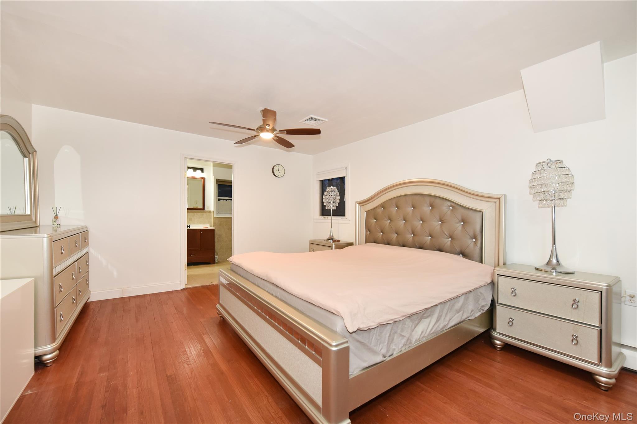 116 Nottingham Road, Manhasset Hills, NY 11040