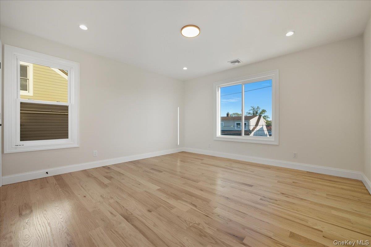 27 Poppy Lane, Levittown, NY 11756