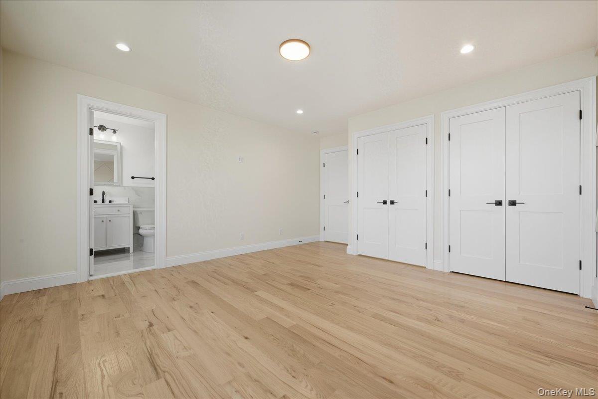 27 Poppy Lane, Levittown, NY 11756