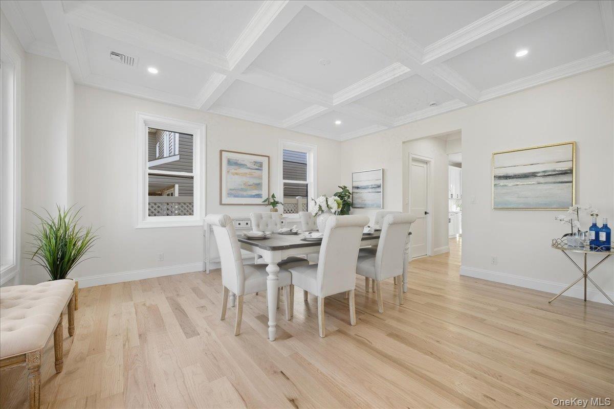 27 Poppy Lane, Levittown, NY 11756