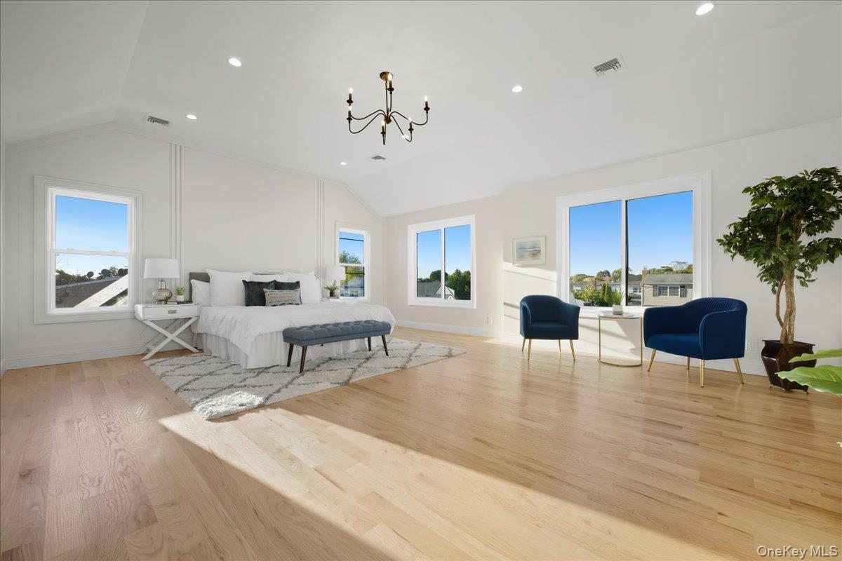 27 Poppy Lane, Levittown, NY 11756