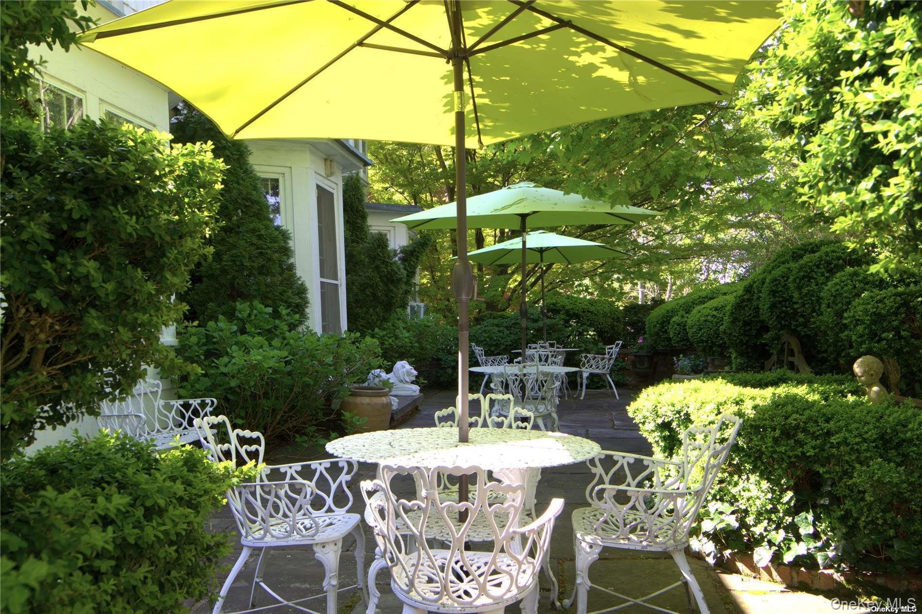 435 Bryant Avenue # HOUSE, Roslyn Harbor, NY 11576