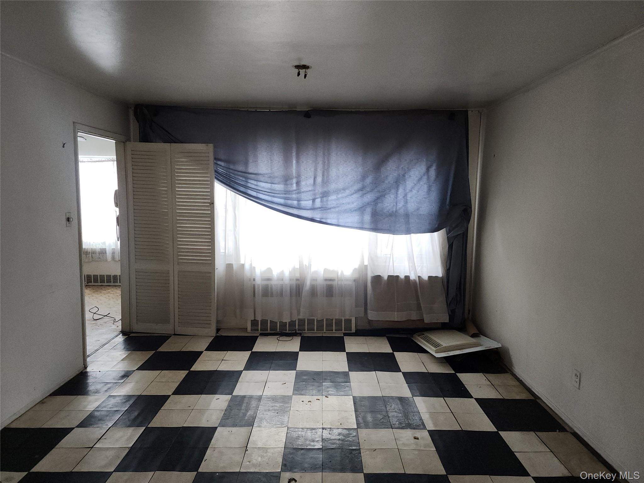 840 Sharon Lane, Westbury, NY 11590