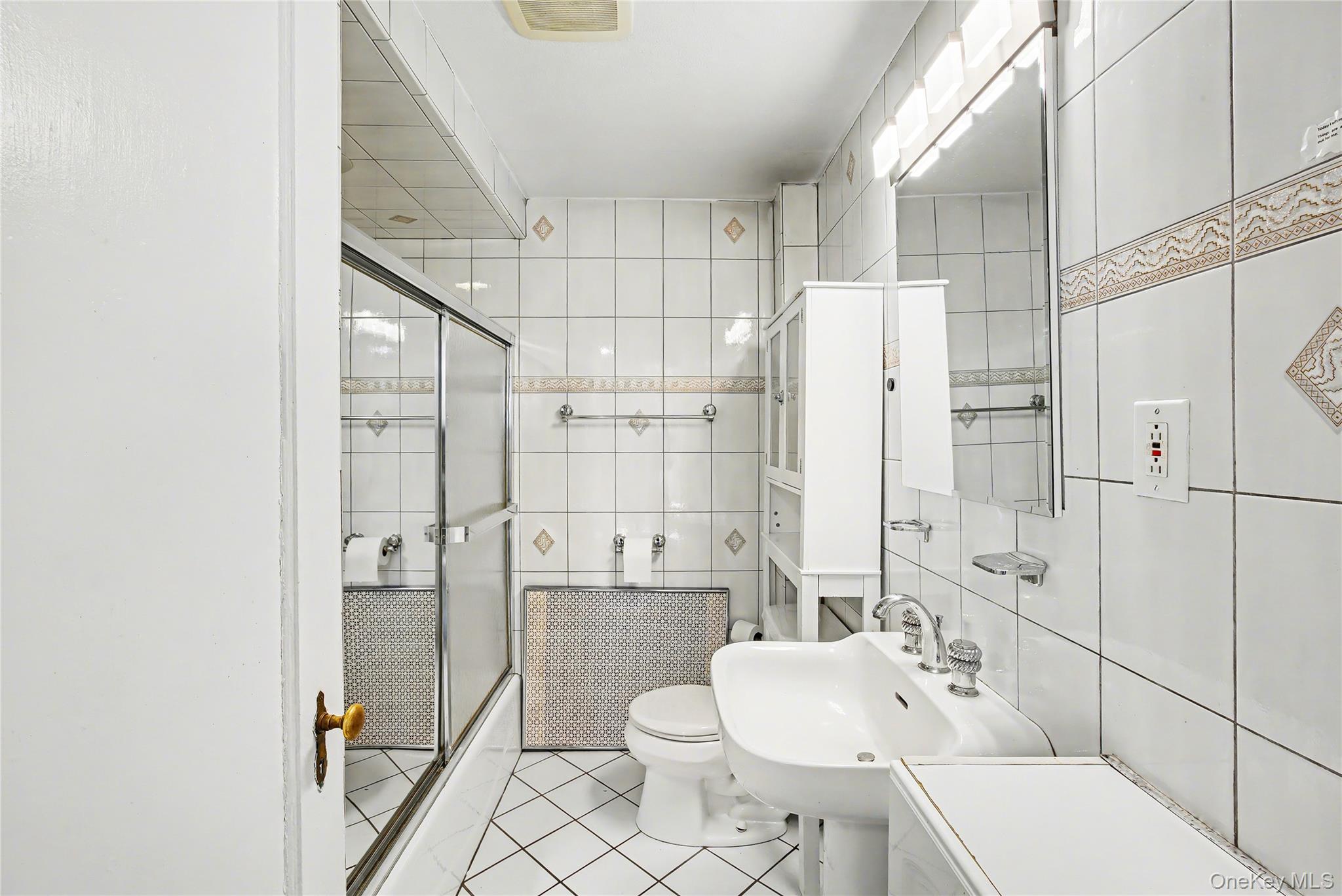 12 King Street, Freeport, NY 11520