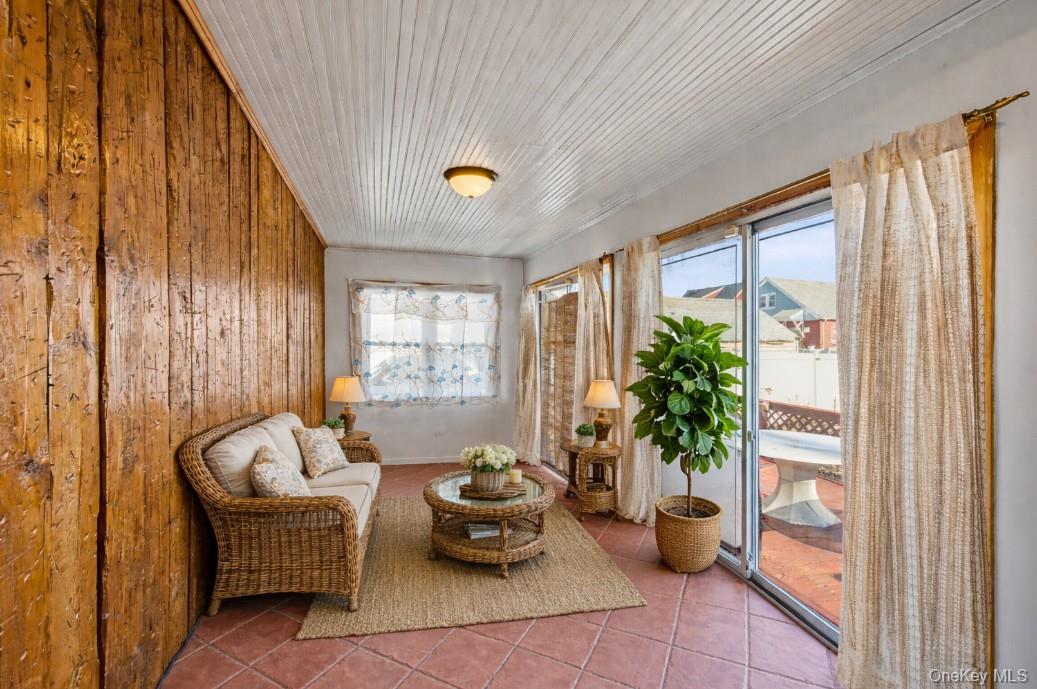 12 King Street, Freeport, NY 11520