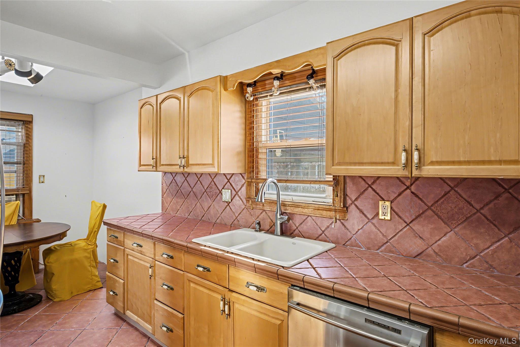 12 King Street, Freeport, NY 11520