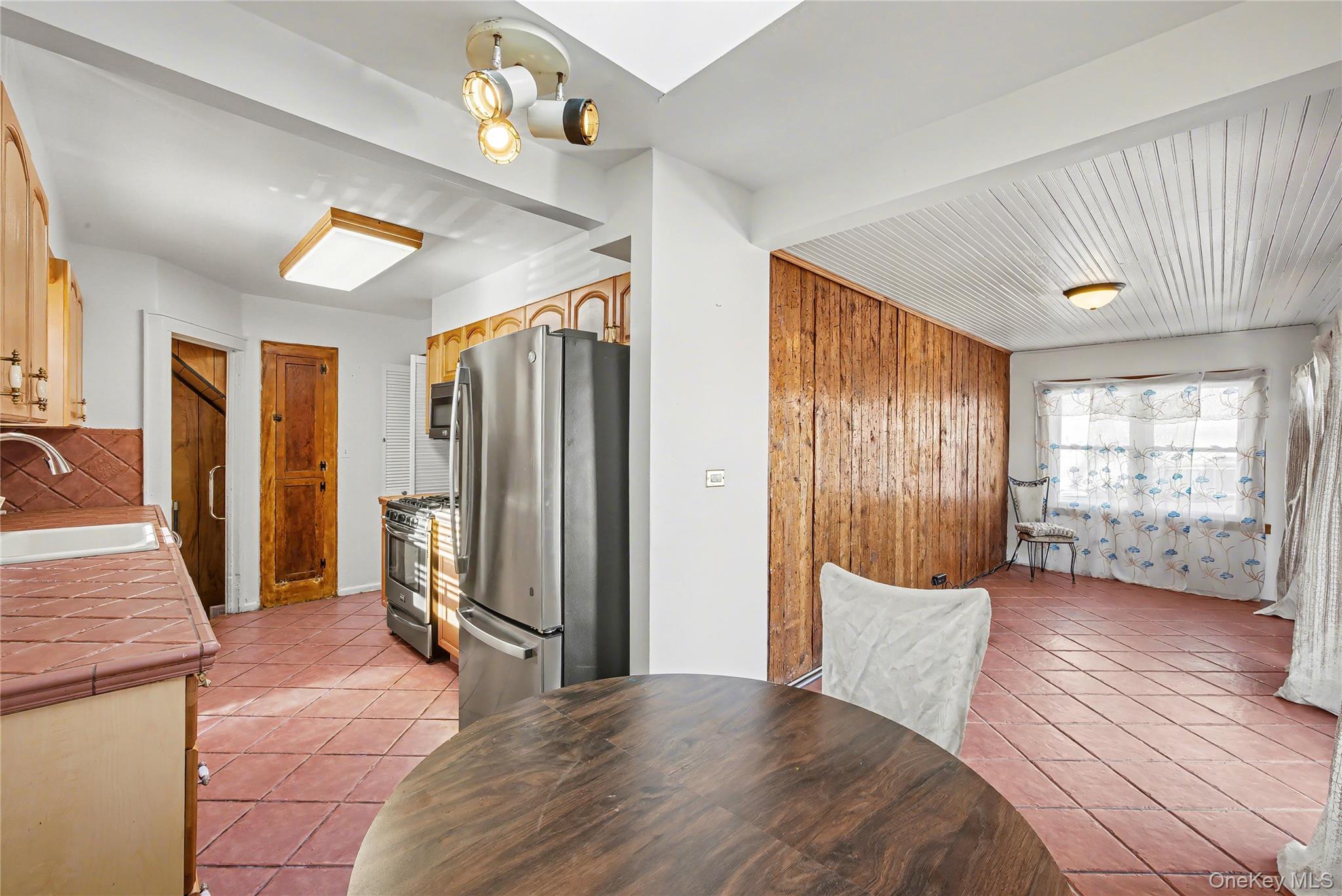 12 King Street, Freeport, NY 11520