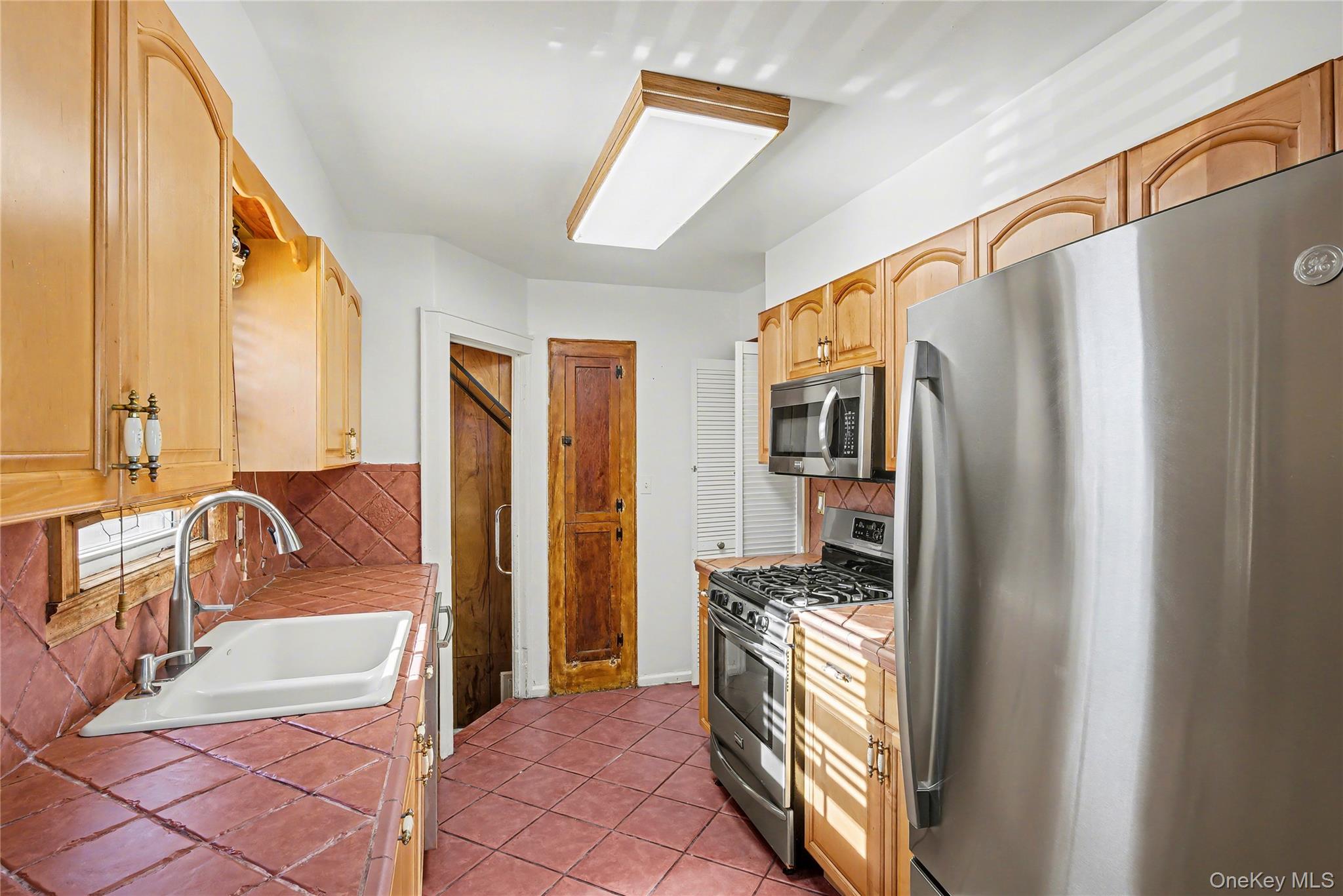 12 King Street, Freeport, NY 11520