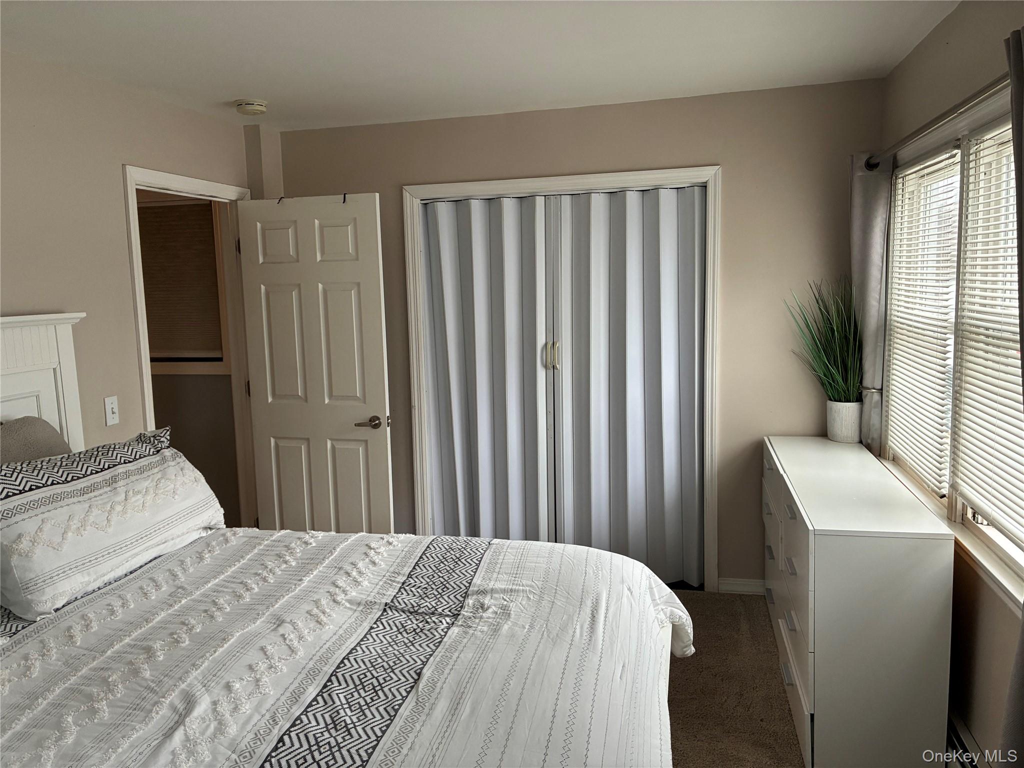 34 Beach Street, West Islip, NY 11795