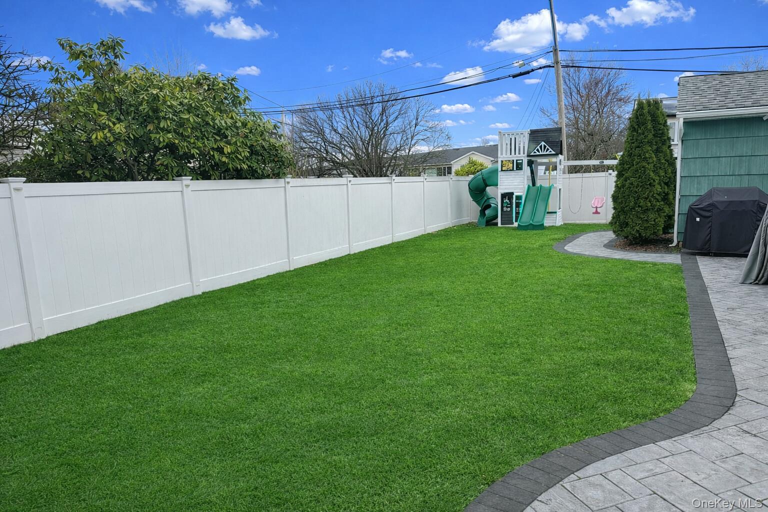 34 Beach Street, West Islip, NY 11795