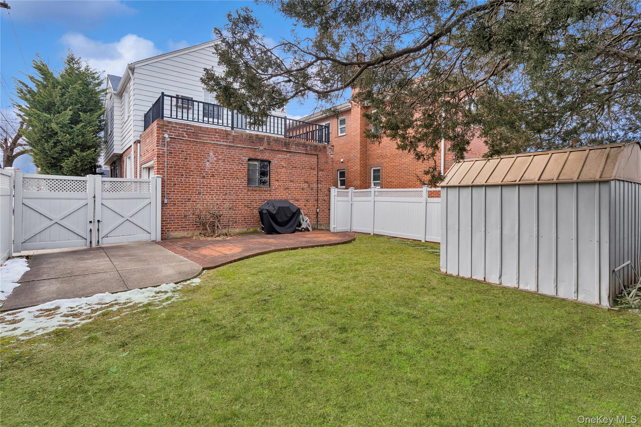 166-07 Union Turnpike, Fresh Meadows, NY 11366