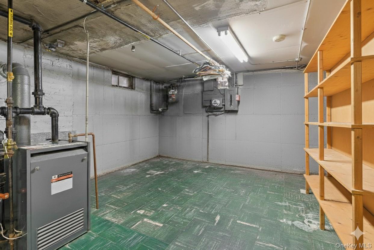 166-07 Union Turnpike, Fresh Meadows, NY 11366