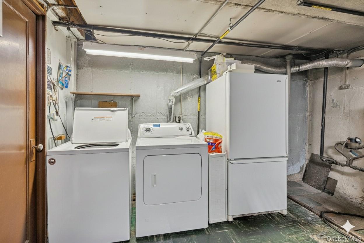 166-07 Union Turnpike, Fresh Meadows, NY 11366