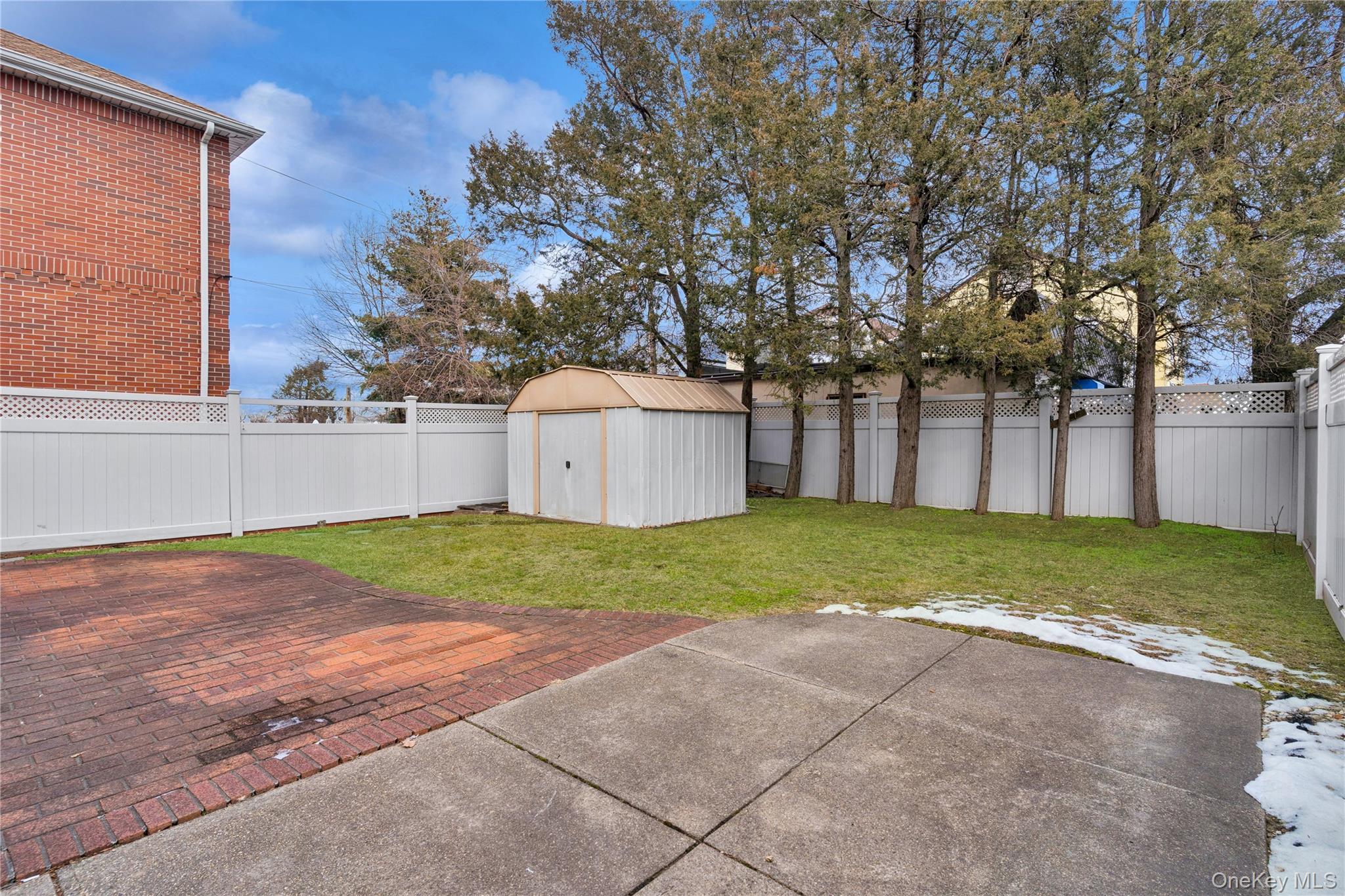 166-07 Union Turnpike, Fresh Meadows, NY 11366