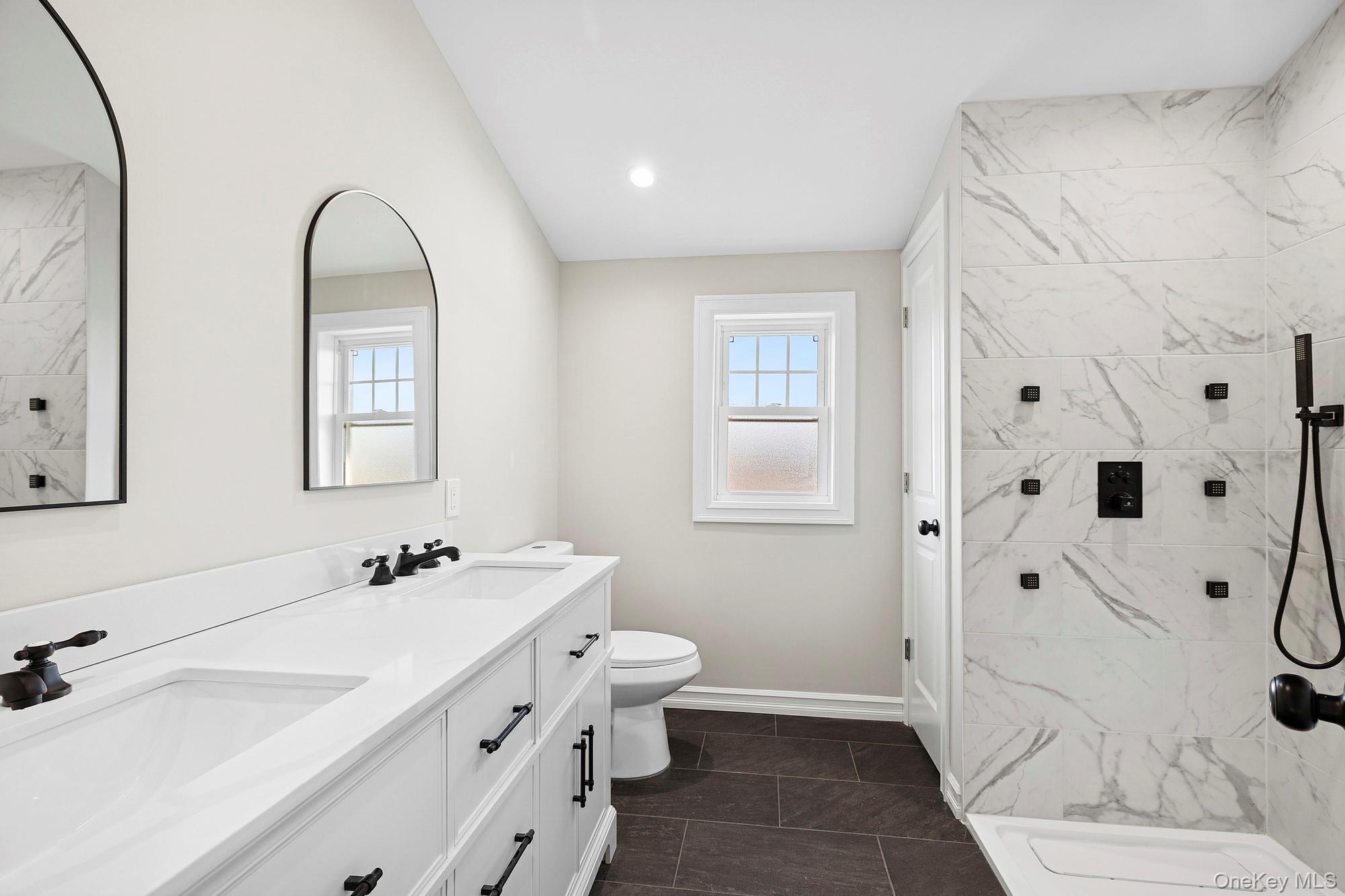 36 Cinque Drive, Farmingdale, NY 11735