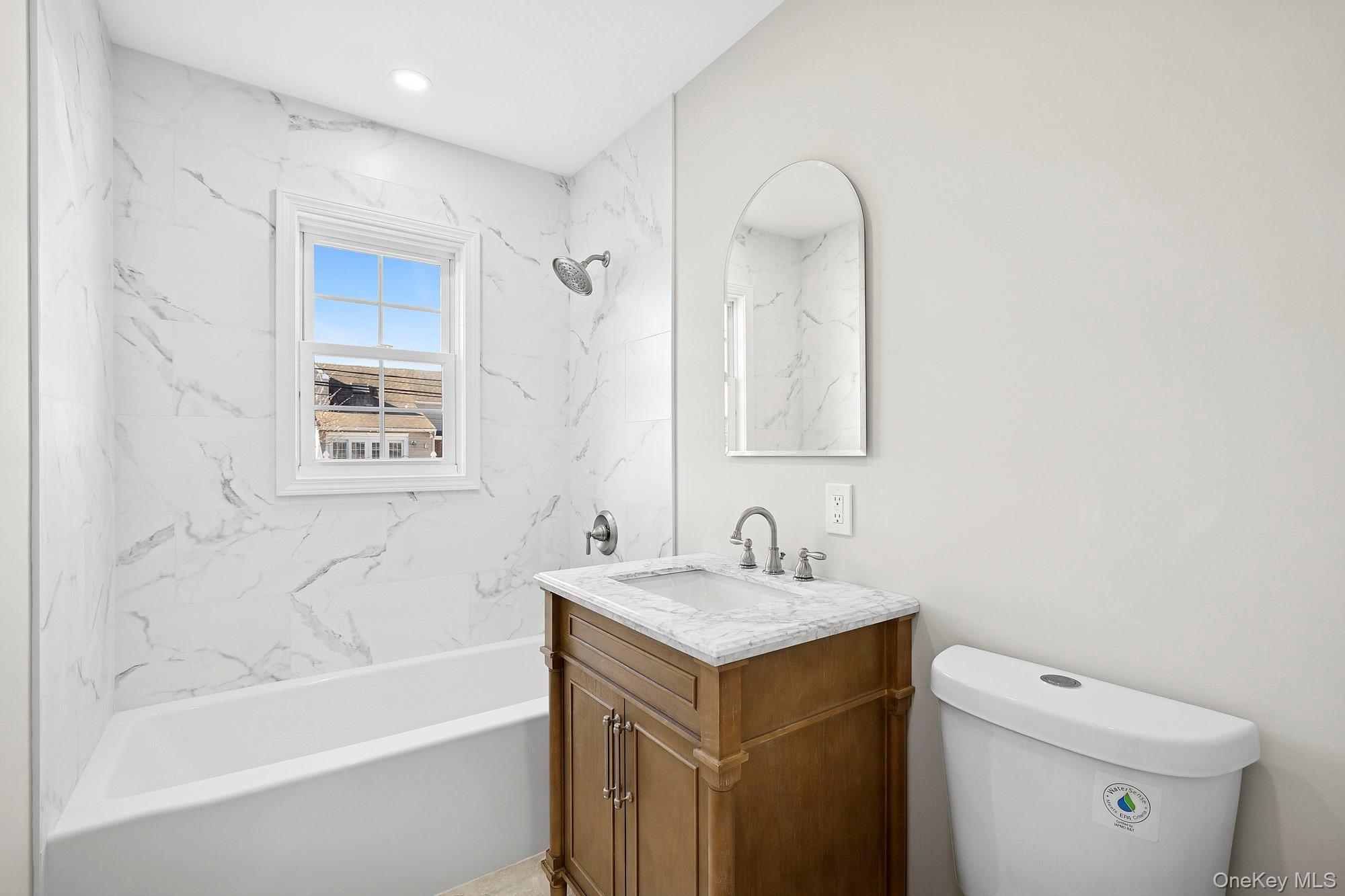 36 Cinque Drive, Farmingdale, NY 11735