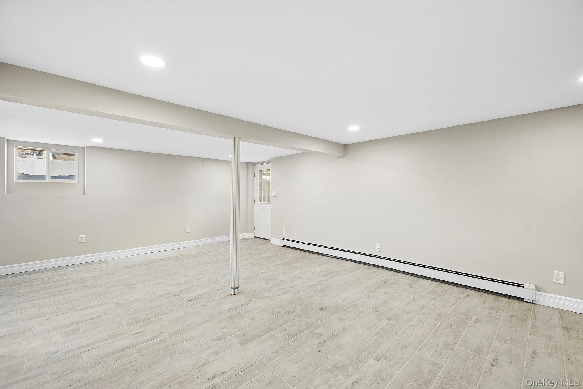 36 Cinque Drive, Farmingdale, NY 11735