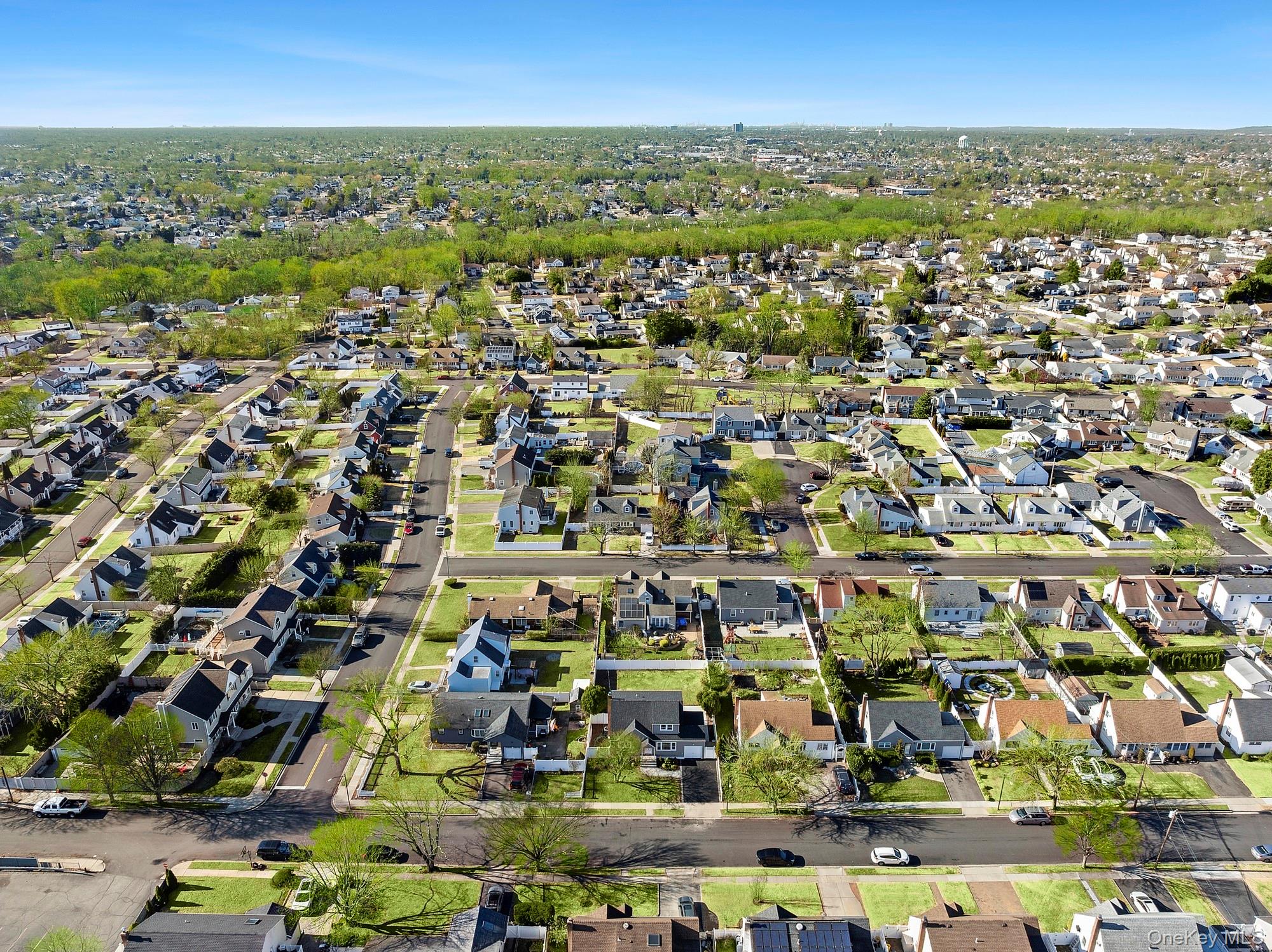 36 Cinque Drive, Farmingdale, NY 11735