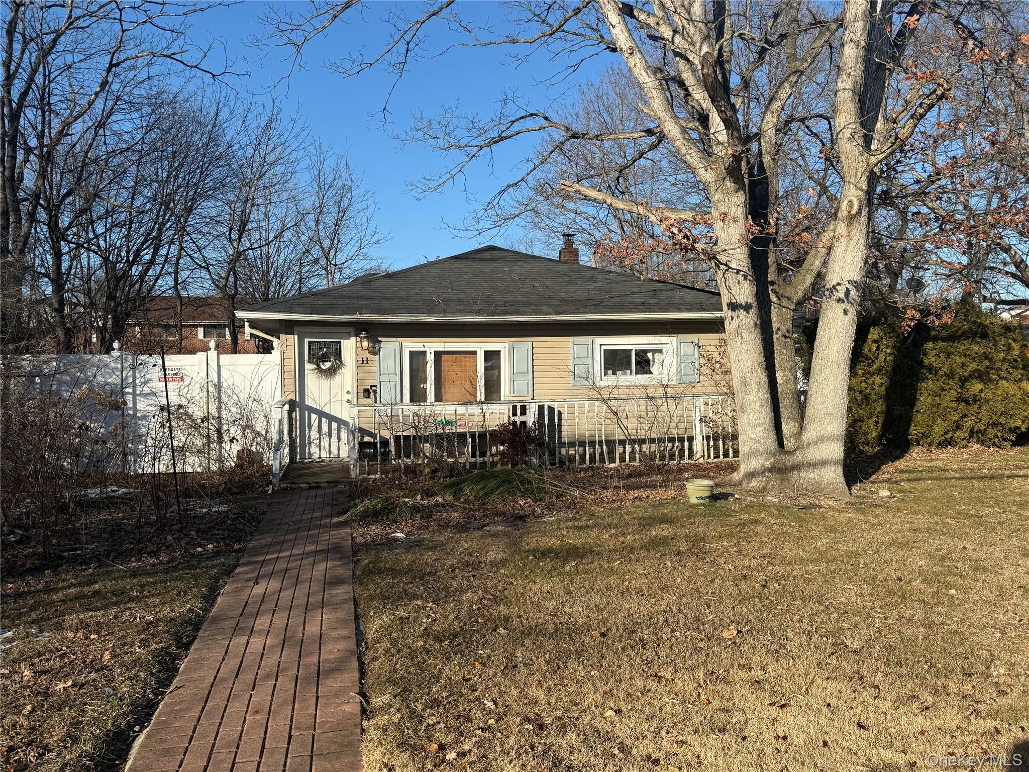 11 Tell Avenue, Deer Park, NY 11729