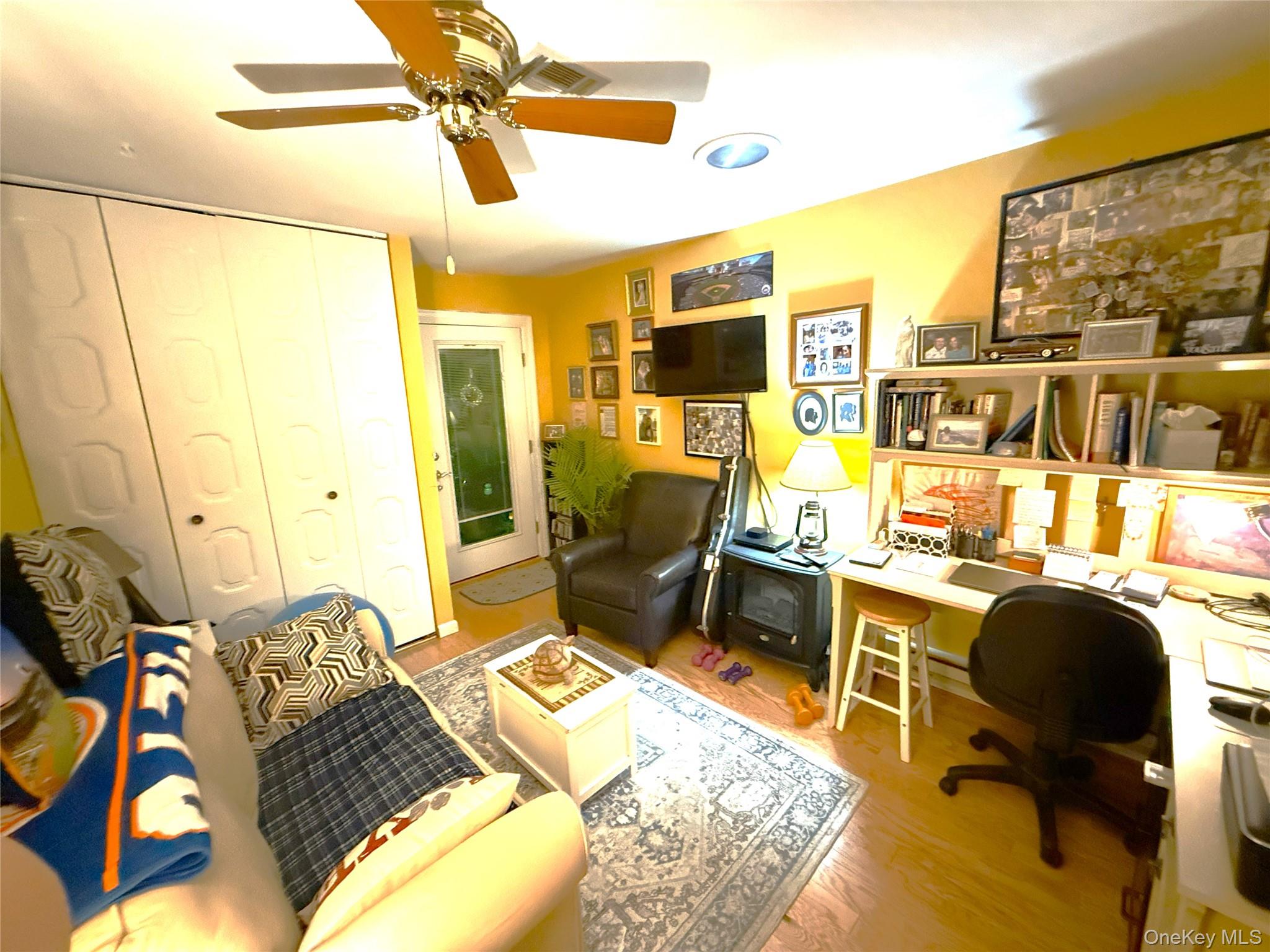 418 Weymouth Court # B, Ridge, NY 11961