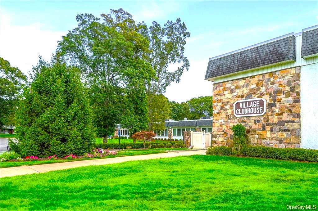 418 Weymouth Court # B, Ridge, NY 11961