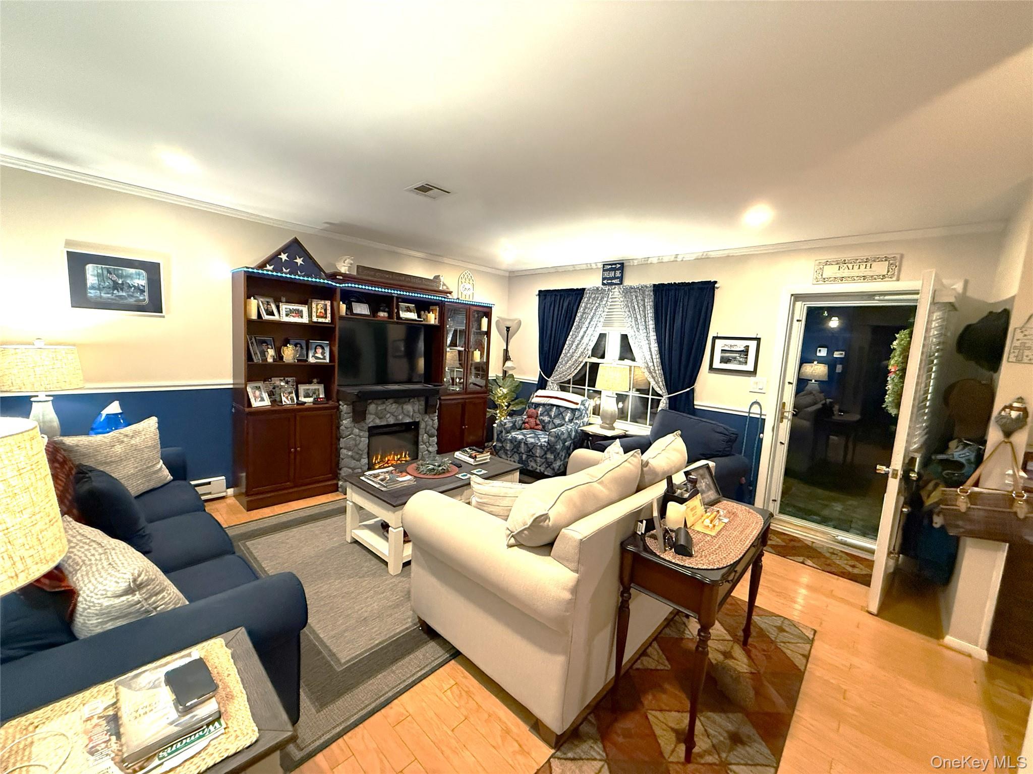 418 Weymouth Court # B, Ridge, NY 11961