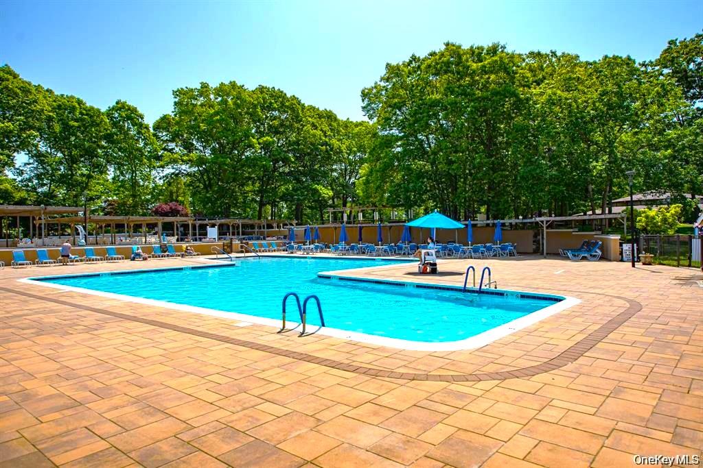 418 Weymouth Court # B, Ridge, NY 11961