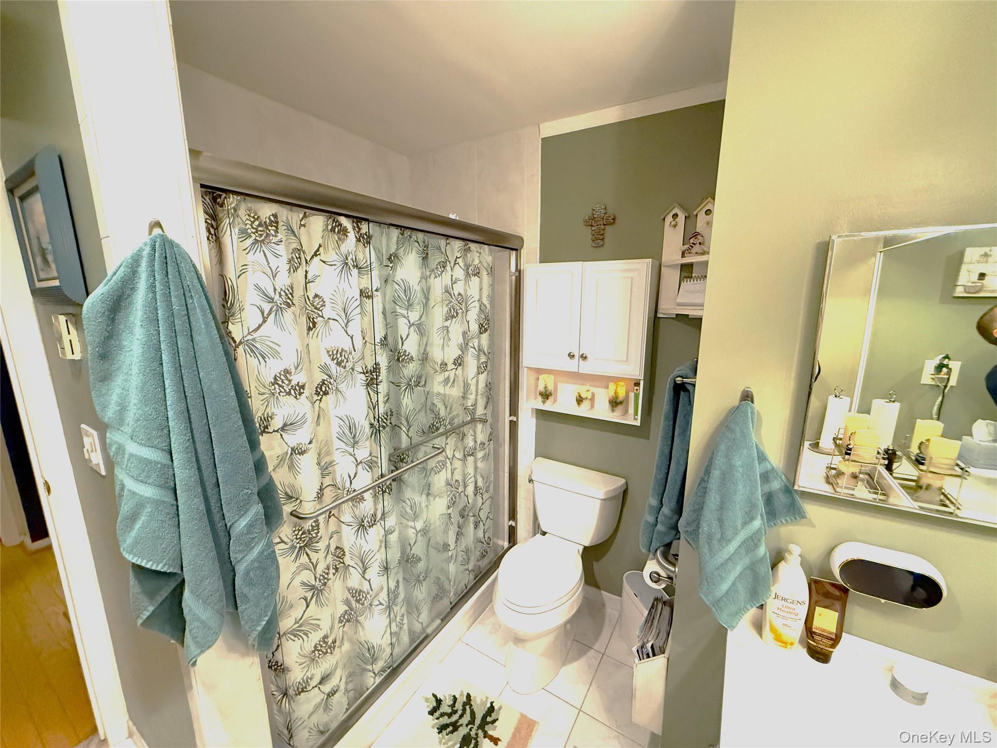 418 Weymouth Court # B, Ridge, NY 11961