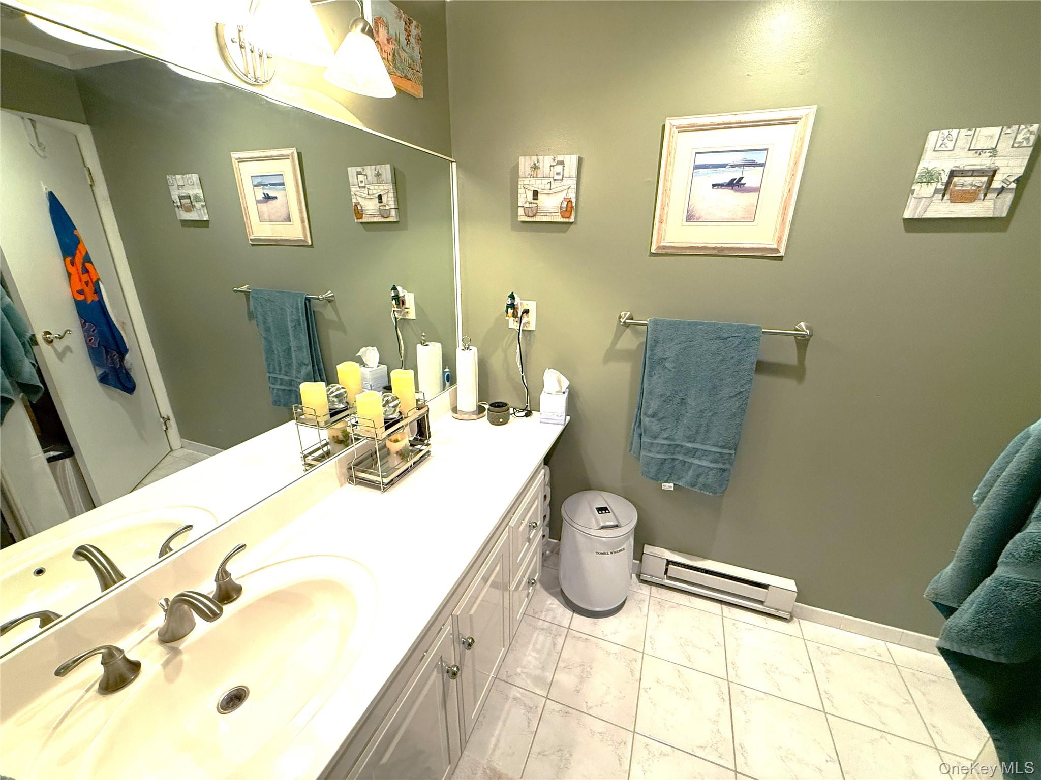 418 Weymouth Court # B, Ridge, NY 11961