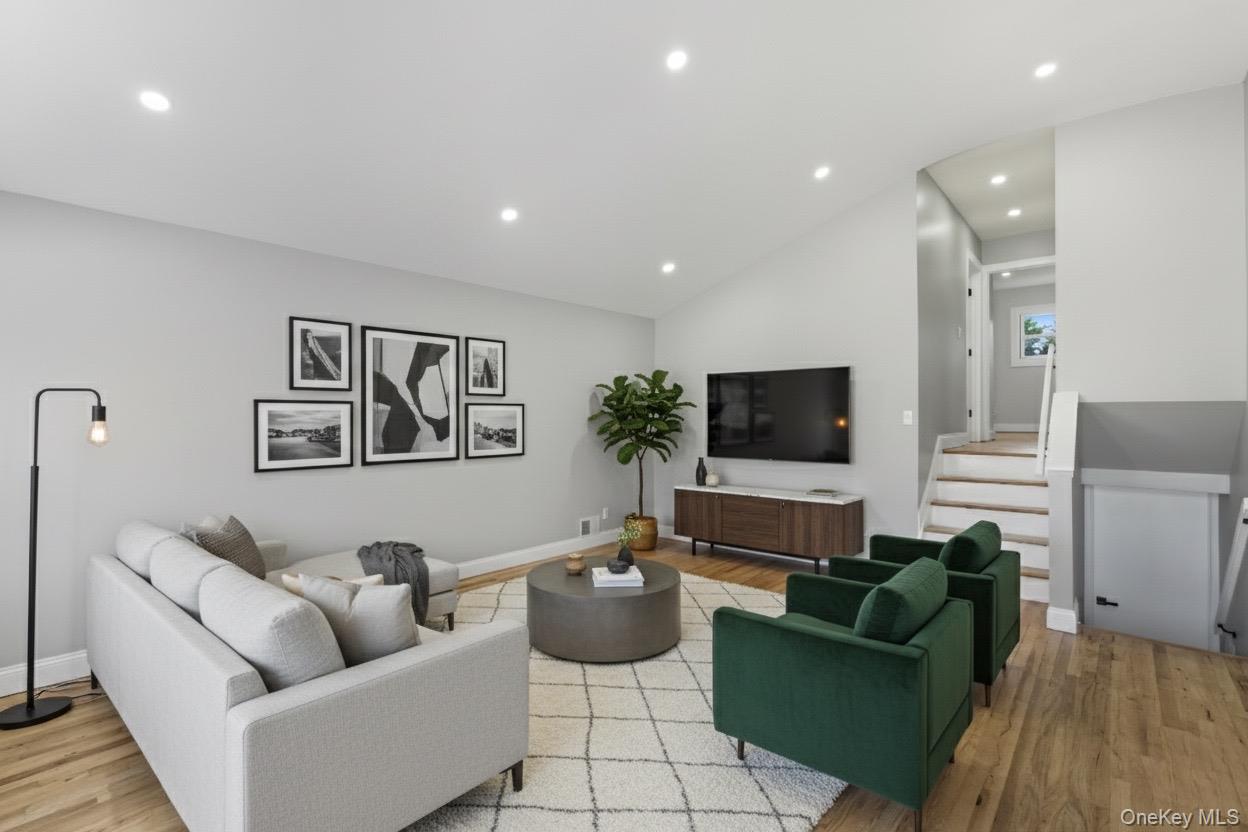 792 Glendale Road, West Babylon, NY 11704