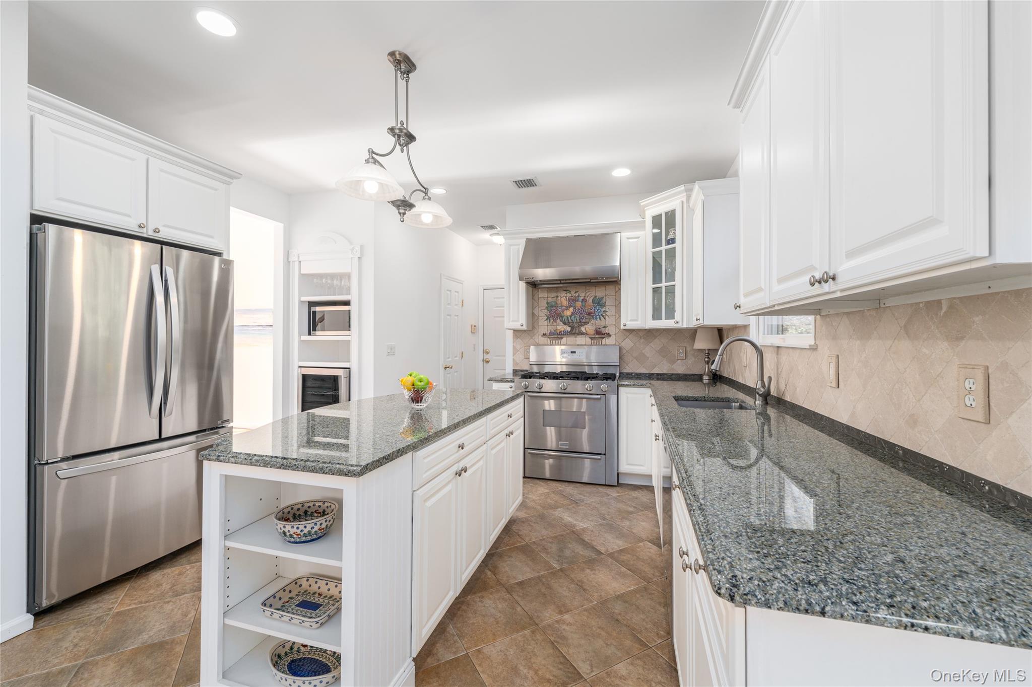 15 Kingfish Court, Riverhead, NY 11901