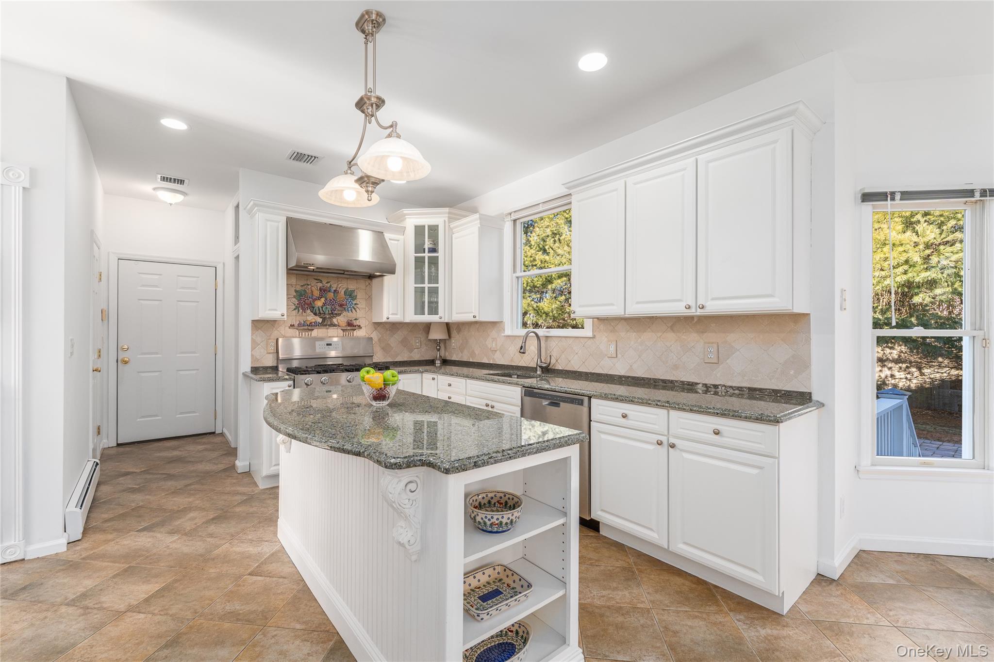 15 Kingfish Court, Riverhead, NY 11901