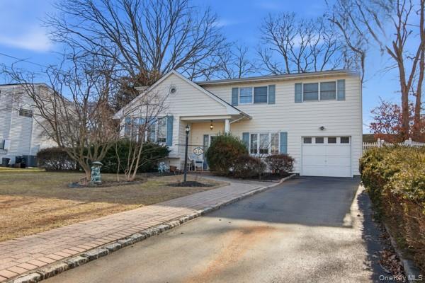 111 Schneider Lane, Hauppauge, NY 11788